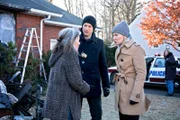Dominick "Sonny" Carisi (Peter Scanavino), Detective Amanda Rollins (Kelli Giddish, r.)