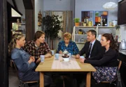 Britta, Ben, Torben und Carla einigen sich problemlos auf die Hochzeitsgäste.