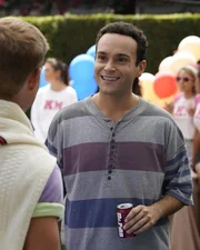 Barry Goldberg (Troy Gentile)