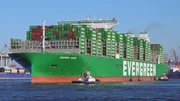 Die Ever Ace gehört mit einem Fassungsvermögen von 24.000 Schiffscontainern zu den größten Frachtschiffen weltweit. Die Ever Ace gehört mit einem Fassungsvermögen von 24.000 Schiffscontainern zu den größten Frachtschiffen weltweit.