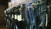 Klassenlos, für jedes Alter und für überall. Die Bluejeans ist ein Phänomen der Moderne.