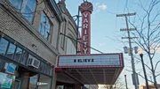 Das neue Leuchtschild glitzert schon: Nach Jahrzehnten des Verfalls sieht die Zukunft des Variety Theaters in Cleveland vielversprechend aus.