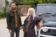 Endlich vereint: Nach Jahren wieder vereint: Elliot (Jamie Dornan) und seine Mutter Niamh (Olwen Fouéré).