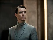 Bernard Marx (Harry Lloyd)