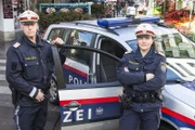 Sie sorgen in Wachzimmer Ottakring für Recht und Ordnung: Abteilungsinspektor Christian und Kontrollinspektorin Karin ...