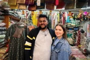 Interkulturelle Liebesbeziehungen - Ein Paar, zwei Kulturen Ranjith und Ana bereiten sich auf ihre Hochzeit vor.