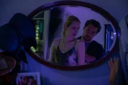 Anastasia (Luise Emilie Tschersich) braucht für die Rekonstruktion des Tathergangs Anteks (Anslem Bresgott) Hilfe.