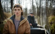 Kommissar Krüger (Christian Redl) und Maja Wichmann (Friederike Becht), auf dem Weg zu Micha Zander.