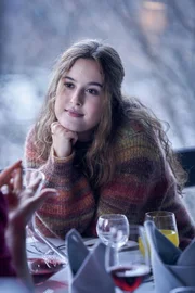 Laura (Maya Lauterbach)