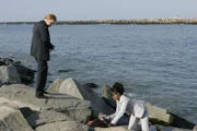 Ein besonders grausamer Fall beschäftigt Dr. Alexx Woods (Khandi Alexander, r.) und Lt. Horatio Caine (David Caruso, l.) ...