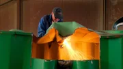 Reparatur eines Containers bei der Firma F Tiemann in Bremerhaven.