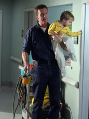 Hat bei seiner Arbeit Hilfe bekommen: Der Hausmeister (Neil Flynn, l.)  ...