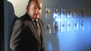 Capt. Jim Brass (Paul Guilfoyle) muss sich einige Fragen bezüglich seiner Tochter stellen.