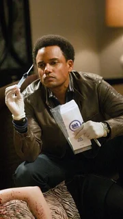 Dr. Sheldon Hawkes (Hill Harper) muss die Morde in einem Hotelzimmer lediglich anhand von Blutspritzern und Erinnerungsfetzen rekonstruieren. Eine schwierige Aufgabe... Dr. Sheldon Hawkes (Hill Harper) muss die Morde in einem Hotelzimmer lediglich anhand von Blutspritzern und Erinnerungsfetzen rekonstruieren. Eine schwierige Aufgabe...