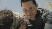 Das Team um Steve eilt nach Mexiko, wo sich Chin (Daniel Dae Kim) in Lebensgefahr begibt, um Sara zu retten, seine entführte Nichte ...