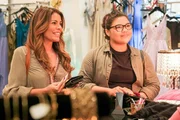 Lisa Vidal (Mari), Belissa Escobedo (Natalie).