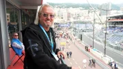 Zurück in Monaco schauen die Geissens hinter die Kulissen des legendären Grand Prix Rennens. Es stinkt nach verbranntem Gummi und Robert freut sich auf die Boxenluder.