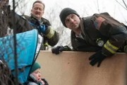 Chicago Fire Staffel 6 Folge 19 Prekäre Situation: Christian Stolte als Mouch, Jesse Spencer als Matthew Casey