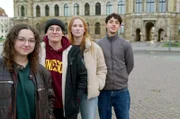 Digital Detox: Die Schüler einer zwölften Klasse aus Dresden wagen eine Woche lang das Experiment.