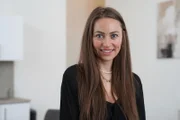 Rasieren, wachsen, lasern - oder einfach natürlich bleiben? Für viele Frauen ist Körperbehaarung noch immer ein Tabuthema. Influencerin Milea Gerdes lässt kein einziges Haar stehen.