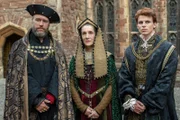 (v.l.n.r.) König Henry Tudor ( Elliot Cowan); Margaret Beaufort (Harriet Walter); Prince Harry Tudor (Ruairi O'Connor)