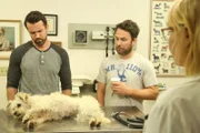 Mac (Rob McElhenney, l.); Charlie Kelly (Charlie Day, r.)