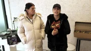 Janines eigener Beautysalon soll bald eröffnet werden. und Beate (li.) ist sehr stolz auf sie.