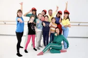 Volker platzt ins TanzTraining der TanzAlarm Kids und gemeinsam singen sie "Tschu tschu wah - Die Eisenbahn".