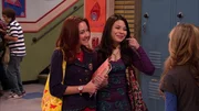 v.li.: Missy (Haley Ramm), Carly Shay (Miranda Cosgrove), Sam Puckett (Jennette McCurdy)