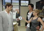 Katja erfährt versehentlich von der zukünftigen Kooperation zwischen Oktopus und Broda und Broda. (V.l.n.r.): Jonas (Roy Peter Link), Katja (Karolina Lodyga), Alexander (Paul Grasshoff) und Anna (Jeanette Biedermann)