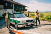 Von links: Reimund Girwidz (Michael Brandner), Franz Hubert (Christian Tramitz) und Sabine Kaiser (Katharina Müller-Elmau).