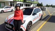 Moderatorin Beate Werner auf der Rennstrecke Automotodrom in Brünn