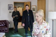 (v.l.n.r.) Sheryll Barnes (Roxy Sternberg); Remy Scott (Dylan McDermott); Penny Long (Deborah Offner)