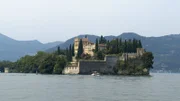 Der Gardasee hat eine einzige bewohnte Insel. Die Isola del Garda.