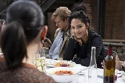 Angus MacGyver (Lucas Till, l.); Riley Davis (Tristin Mays, r.)
