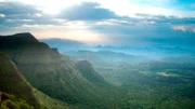Der große Afrikanische Grabenbruch prägt die Landschaft Kenias.
