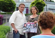 Das Kindermädchen ist eine Klatschjournalistin: Bernhard Schir als Philip Martens, Krista Stadler als Rosmarie Martens, Muriel Baumeister als Jana Berger