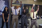 (v.l.n.r.) Rosa Diaz (Stephanie Beatriz); Terry Jeffords (Terry Crews); Amy Santiago (Melissa Fumero); Charles Boyle (Joe Lo Truglio)