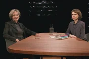 v.li: Helene Bracht, Organisationspsychologin, mit Moderatorin Barbara Bleisch