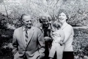 Stella und Imre mit ihrer Nichte, Birgitta Westerberg und deren Tochter Sophie.