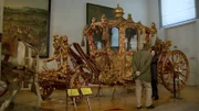 Habsburger Imperialwagen, Kaiserliche Wagenburg Wien, Karl Hohenlohe und Direktorin Dr. Monica Kurzel-Runtscheiner.