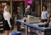 (v.l.n.r.) Valerie (Kelli Goss); Ruben (Jessie Prez); Georgie Cooper (Montana Jordan)