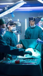 V.l.: Dr. Neil Melendez (Nicholas Gonzalez), Dr. Jared Kalu (Chuku Modu), Dr. Shaun Murphy (Freddie Highmore)