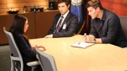 Booth (David Boreanaz, r.) und Sweets (John Francis Daley) vernehmen Carlene Blayney (Gloria Garayua). Was weiß sie über das Opfer und die Anhänger der Weltuntergangsgruppe?