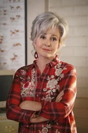 Connie "Meemaw" Tucker (Annie Potts)