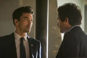 Harris (Ian Anthony Dale, l.); Darius (Santiago Cabrera, r.)