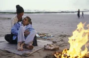 Julia Hammond (Julia Bremermann) und ihre Tochter Pandora (Julia Krombach) verbringen ihre Sommerferien am Meer, wo das Mädchen sich von einem schweren Asthma-Anfall erholen soll. Noch ahnen die beiden nichts von den dramatischen Ereignissen, die beiden bevorstehen.