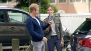 Paul (Daniel Roesner) hat Dienst mit Jenny (Katrin Heß), weil Semir im Familienurlaub weilt. Es ist eine gewachsene Freundschaft, die die beiden Kollegen mittlerweile verbindet.