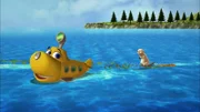 Otter Bobsie probiert sich im Wasserski, Timmy sorgt für die nötige Geschwindigkeit.