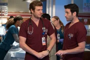 Dr. Will Halstead (Nick Gehlfuss, l.), Dr. Connor Rhodes (Colin Donnell)